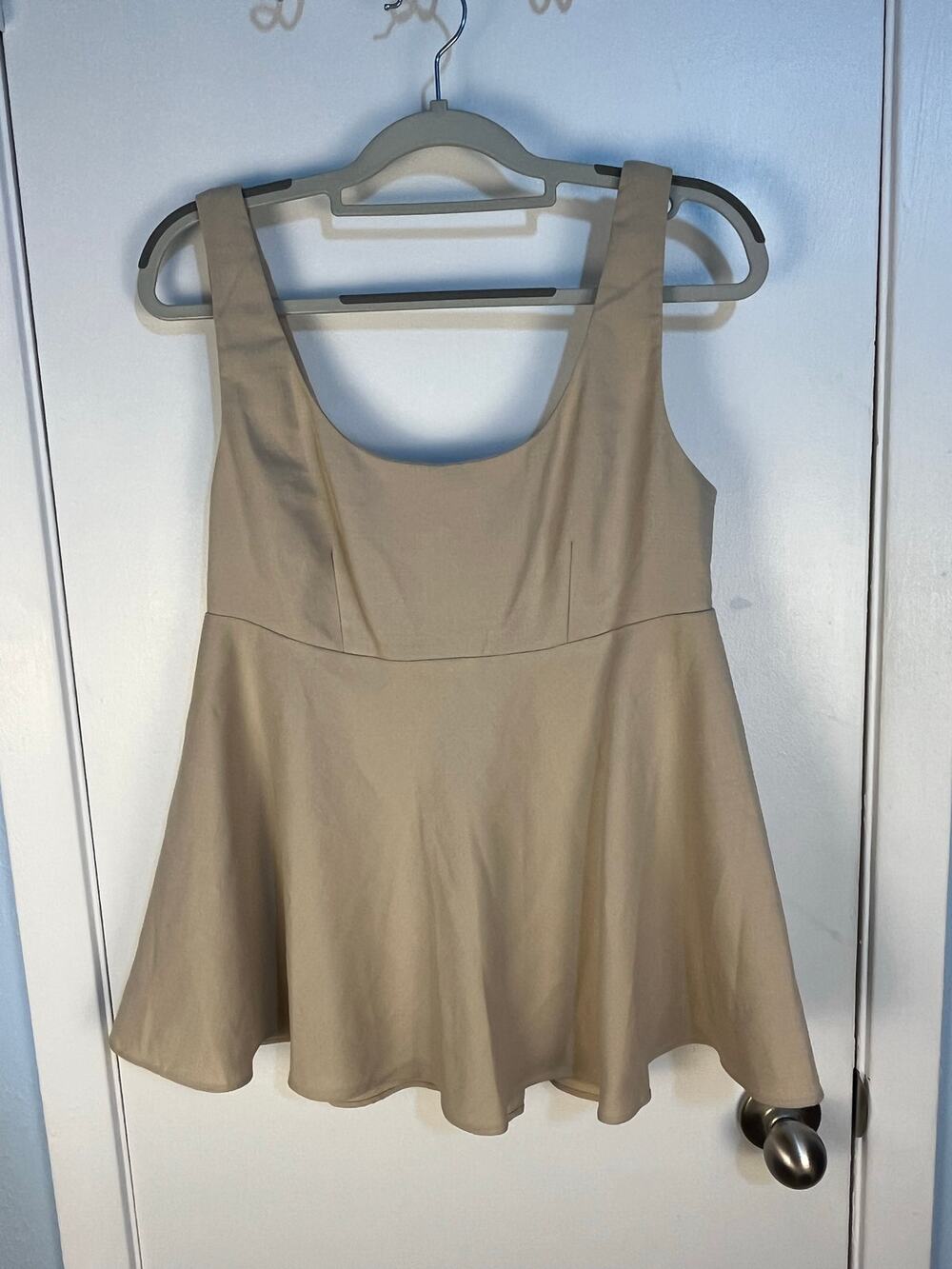 Tuckernuck Pomander Place Peplum Tank Top Small Khaki Feminine Preppy Twee